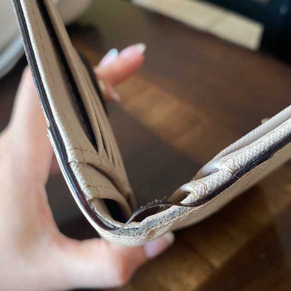 Kate Spade Wallet - Picture 4 of 6